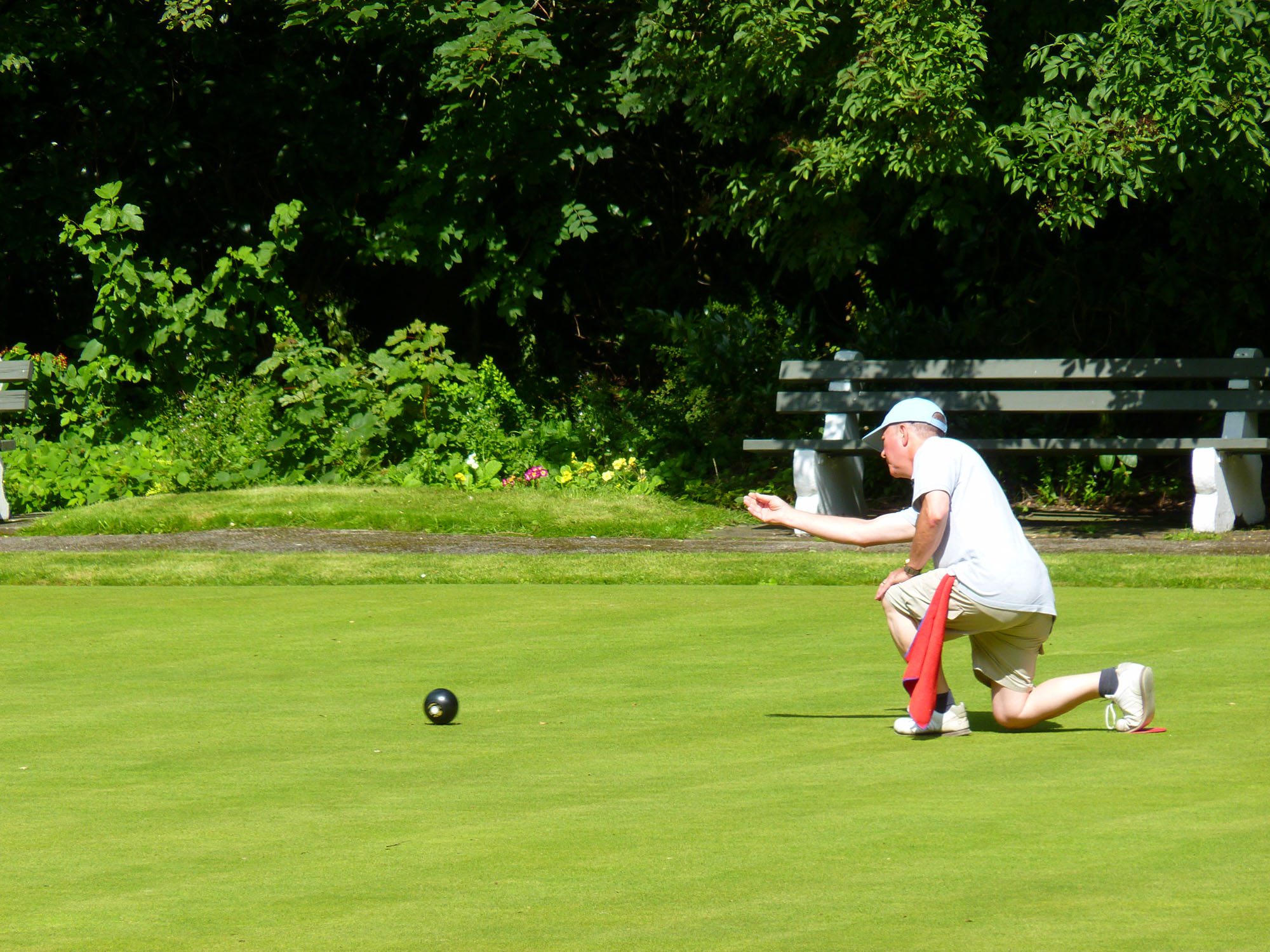 queens-park-bolton-summer-bowling