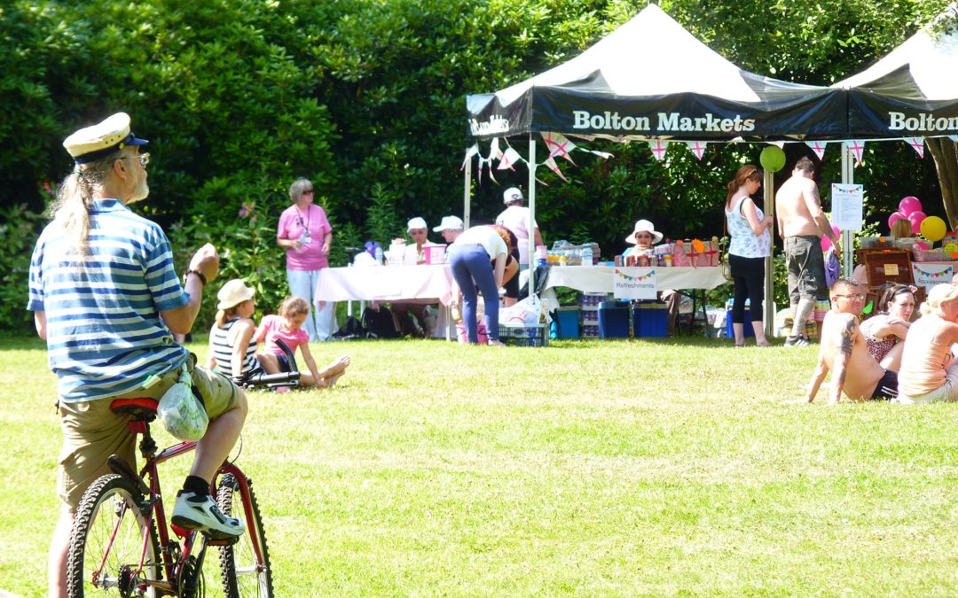 queens-park-bolton-in-the-summer1