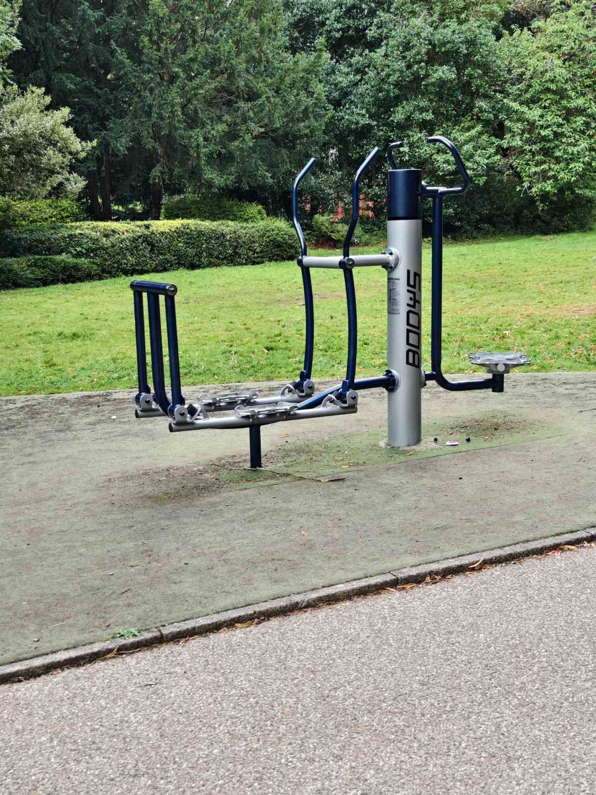 queens-park-bolton-outdoor-gym-2