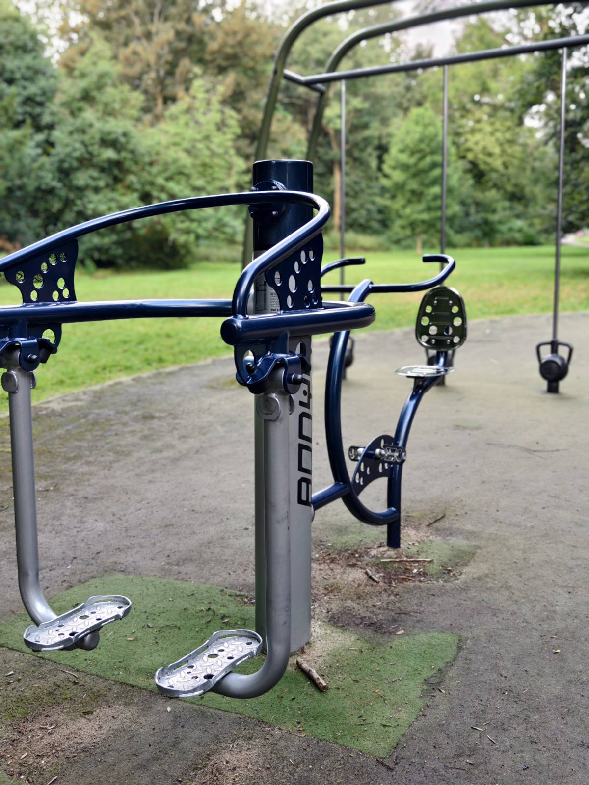 queens-park-bolton-outdoor-gym-5